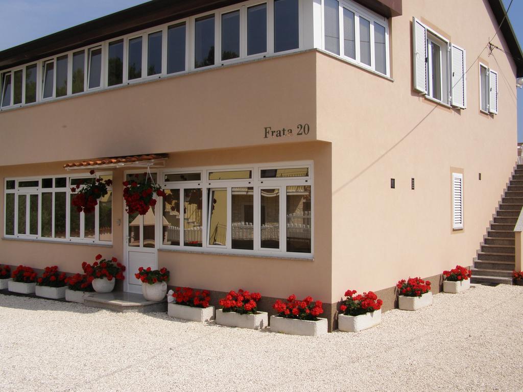 Apartments Rovis Tar-Vabriga 외부 사진