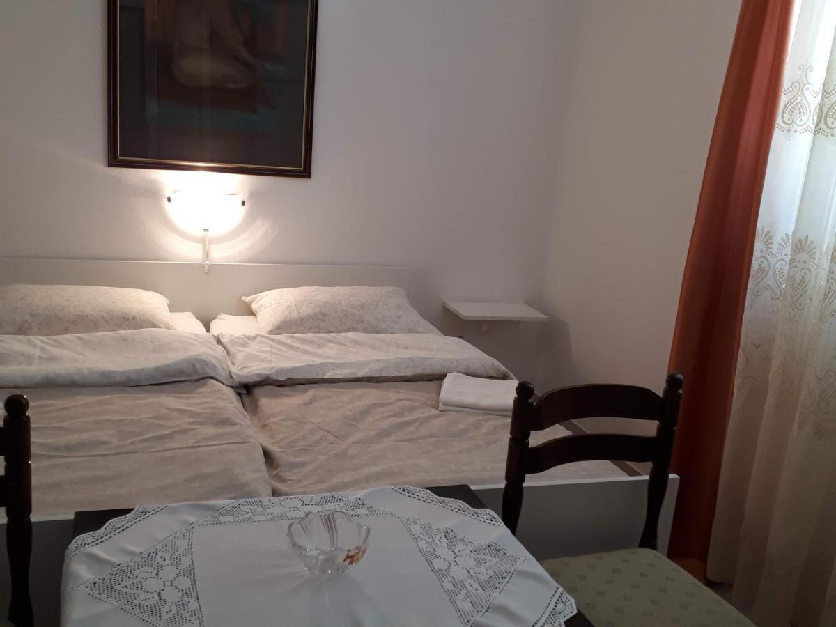 Apartments Rovis Tar-Vabriga 외부 사진